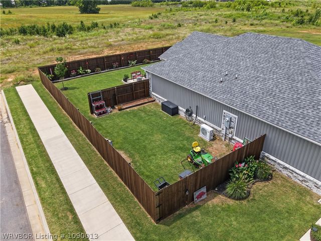 305 Twisted Oak Way, Greenwood, AR 72936