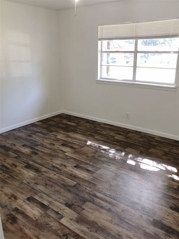 1108 Locust Street, Gainesville, TX 76240