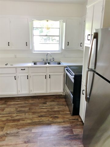 1108 Locust Street, Gainesville, TX 76240