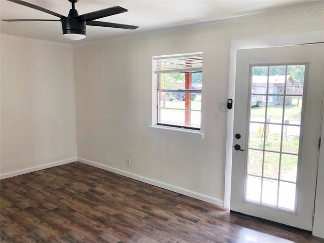 1108 Locust Street, Gainesville, TX 76240