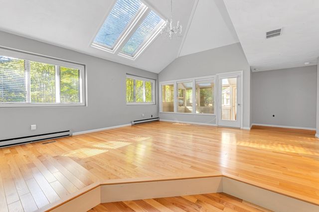 77 Woodward Ln, Boxborough, MA 01719
