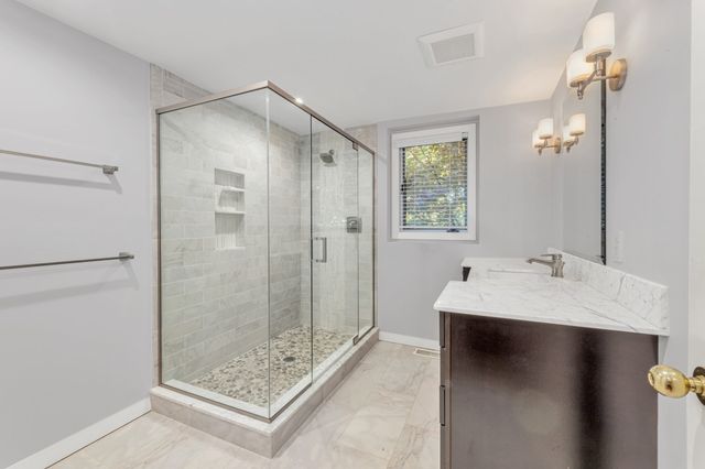 77 Woodward Ln, Boxborough, MA 01719