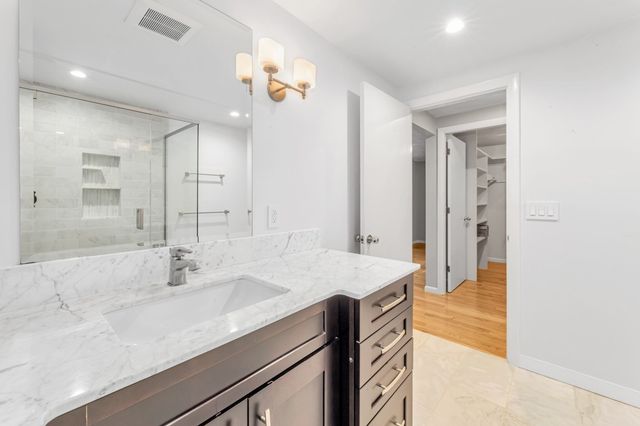 77 Woodward Ln, Boxborough, MA 01719