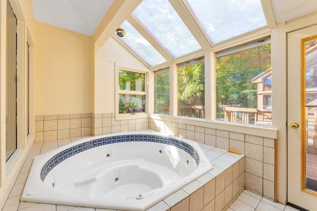 77 Woodward Ln, Boxborough, MA 01719