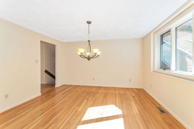 77 Woodward Ln, Boxborough, MA 01719