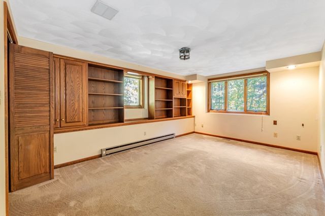 77 Woodward Ln, Boxborough, MA 01719