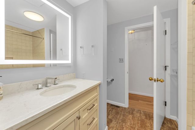 77 Woodward Ln, Boxborough, MA 01719