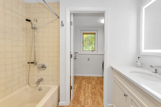 77 Woodward Ln, Boxborough, MA 01719