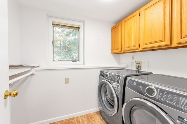 77 Woodward Ln, Boxborough, MA 01719