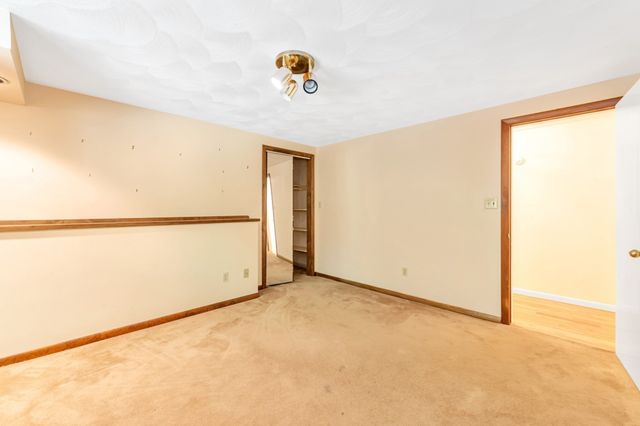 77 Woodward Ln, Boxborough, MA 01719