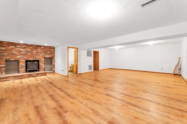 77 Woodward Ln, Boxborough, MA 01719
