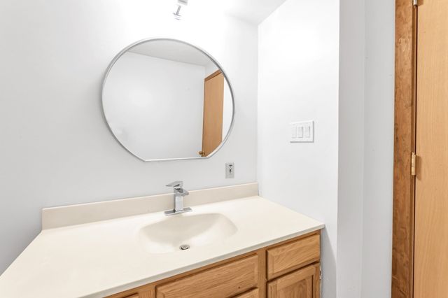 77 Woodward Ln, Boxborough, MA 01719