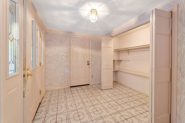 77 Woodward Ln, Boxborough, MA 01719
