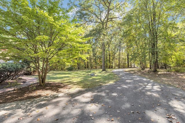77 Woodward Ln, Boxborough, MA 01719