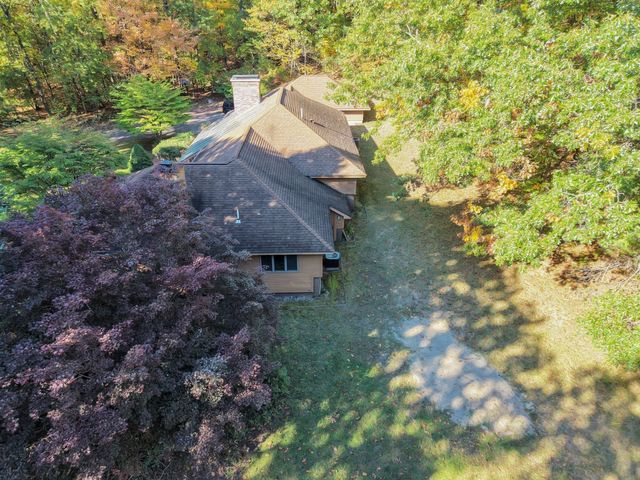 77 Woodward Ln, Boxborough, MA 01719