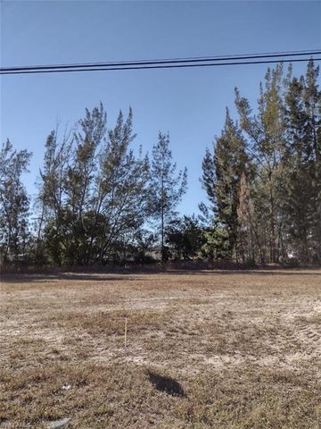 2106 SW 17th AVE, Cape Coral, FL 33991