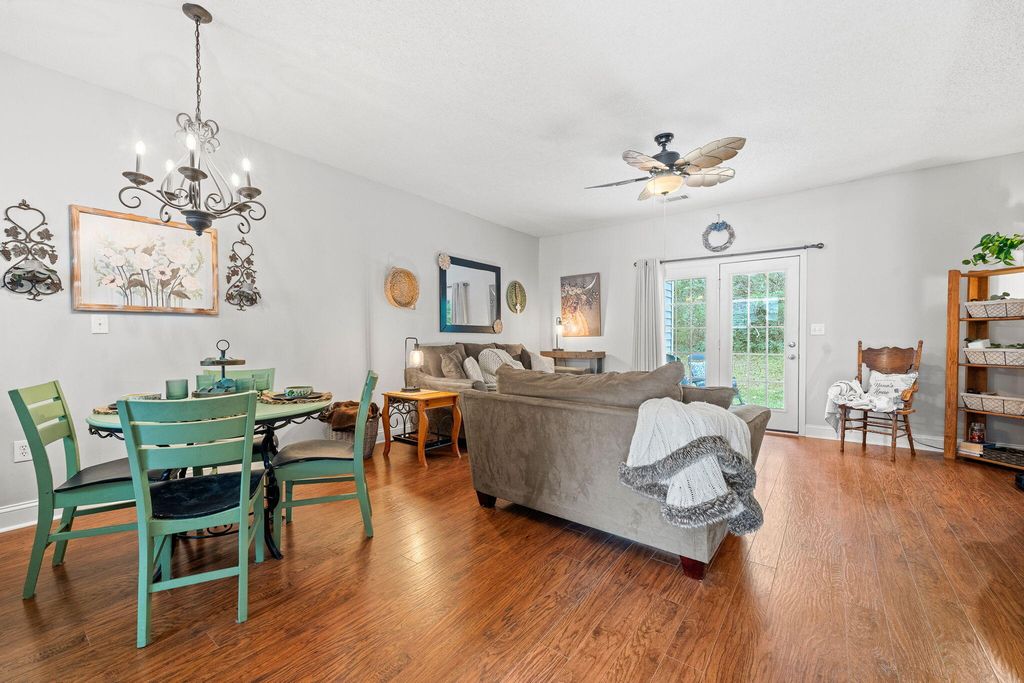 Image 14 of property listing at 4579 Great Oak Drive, North Charleston, SC 29418