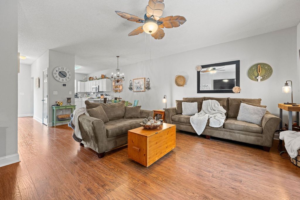 Image 16 of property listing at 4579 Great Oak Drive, North Charleston, SC 29418