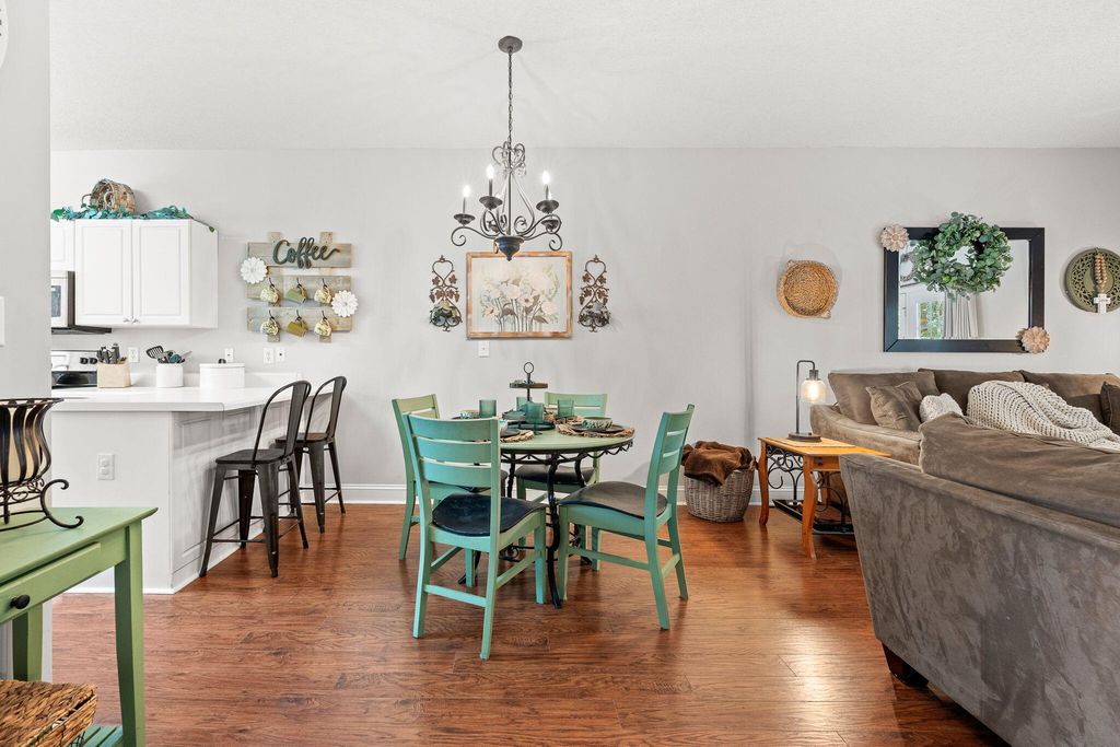 Image 17 of property listing at 4579 Great Oak Drive, North Charleston, SC 29418