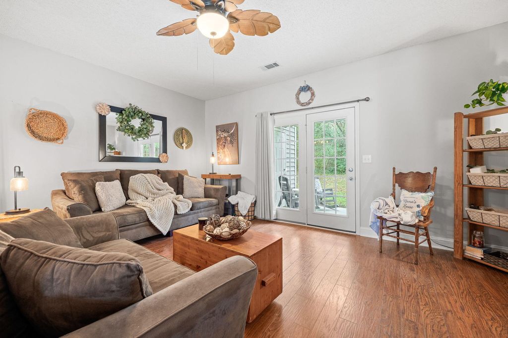 Image 19 of property listing at 4579 Great Oak Drive, North Charleston, SC 29418