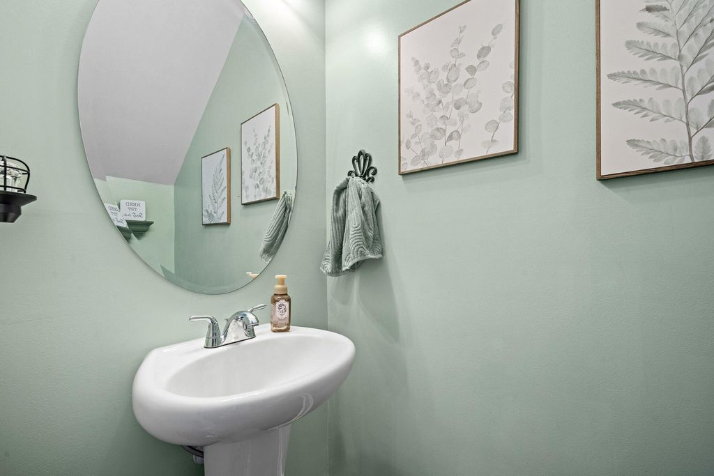 Image 22 of property listing at 4579 Great Oak Drive, North Charleston, SC 29418