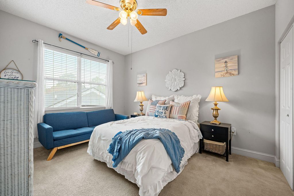 Image 29 of property listing at 4579 Great Oak Drive, North Charleston, SC 29418