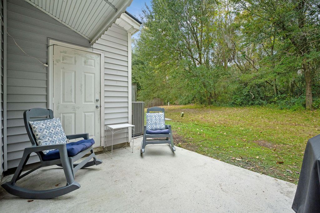Image 32 of property listing at 4579 Great Oak Drive, North Charleston, SC 29418