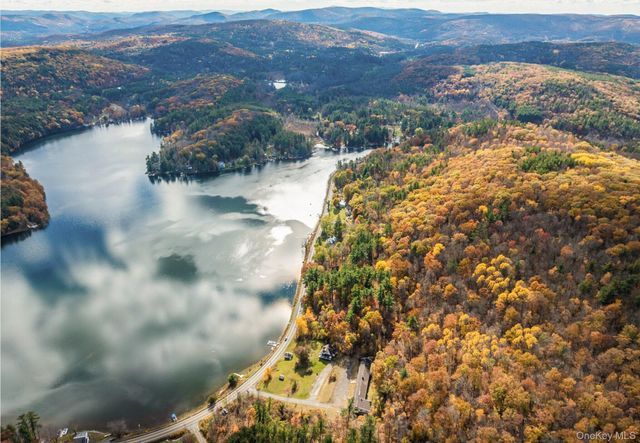 127 Queechy Shores Beach, Canaan, NY 12029