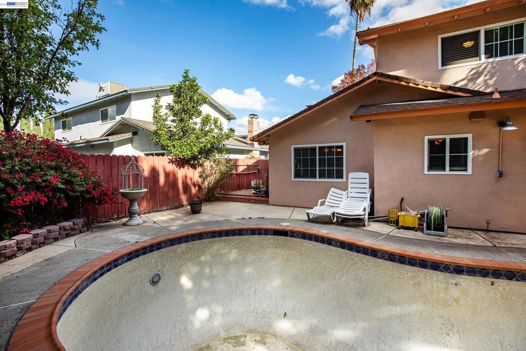 Image 13 of property listing at 3241 Arnaudo Ln, Tracy, CA 95376