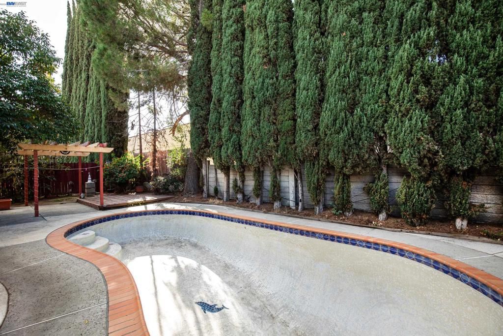 Image 15 of property listing at 3241 Arnaudo Ln, Tracy, CA 95376
