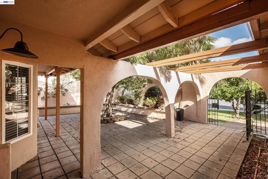 Image 17 of property listing at 3241 Arnaudo Ln, Tracy, CA 95376