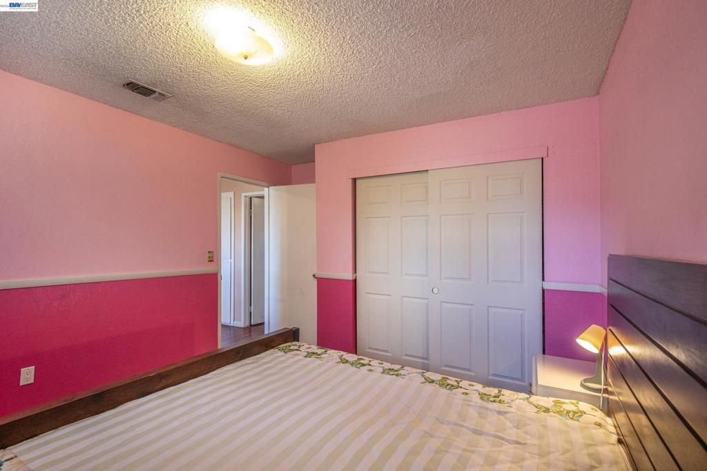Image 21 of property listing at 3241 Arnaudo Ln, Tracy, CA 95376