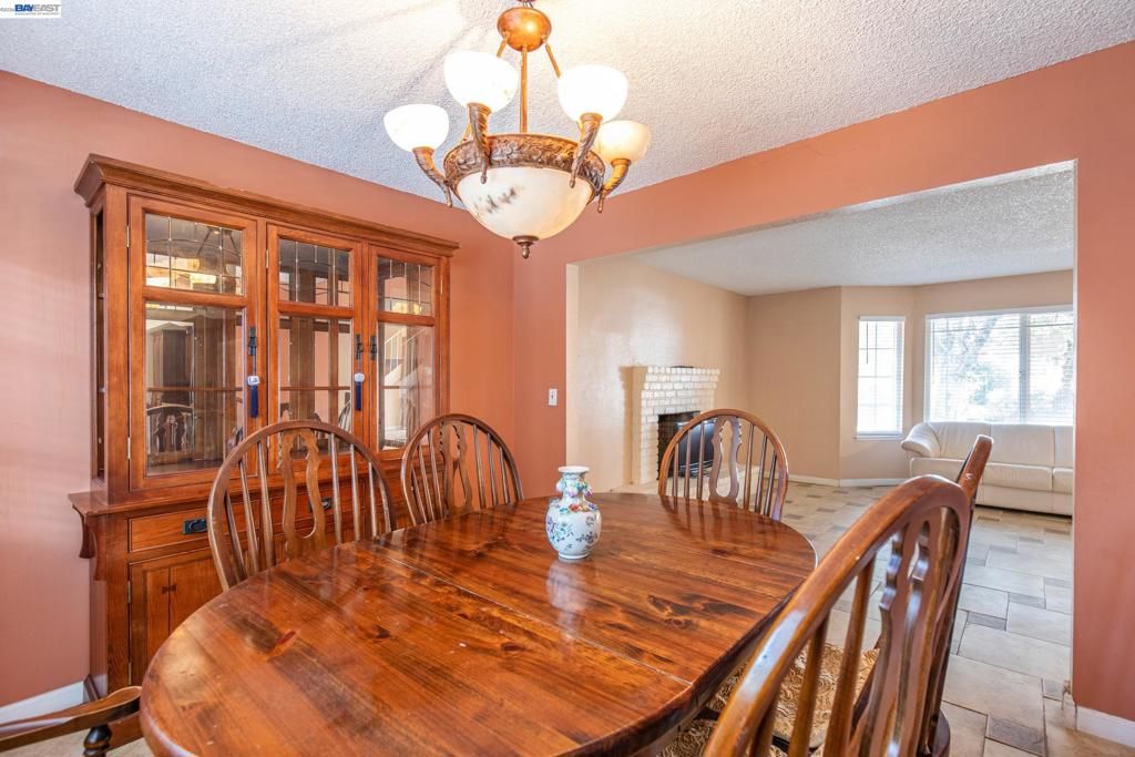 Image 41 of property listing at 3241 Arnaudo Ln, Tracy, CA 95376
