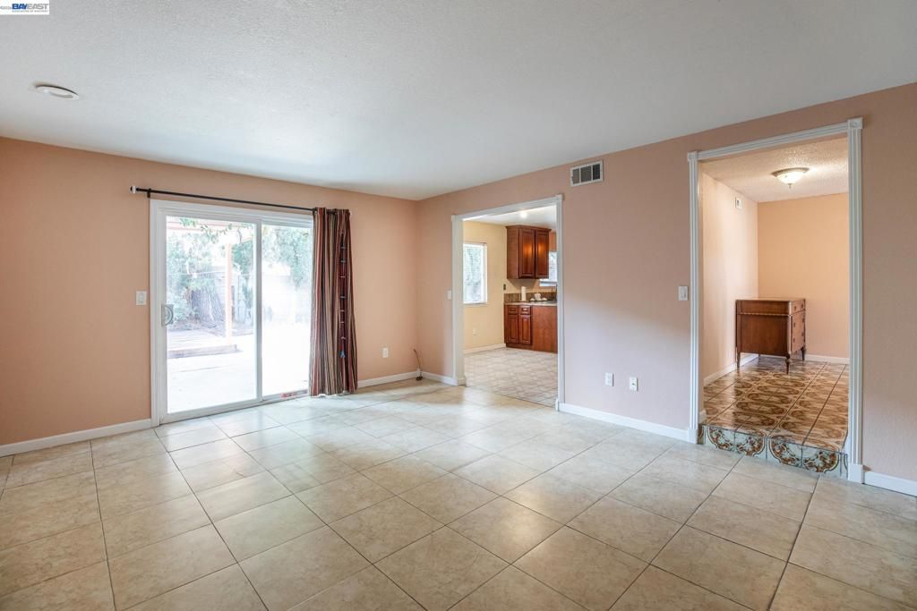 Image 48 of property listing at 3241 Arnaudo Ln, Tracy, CA 95376