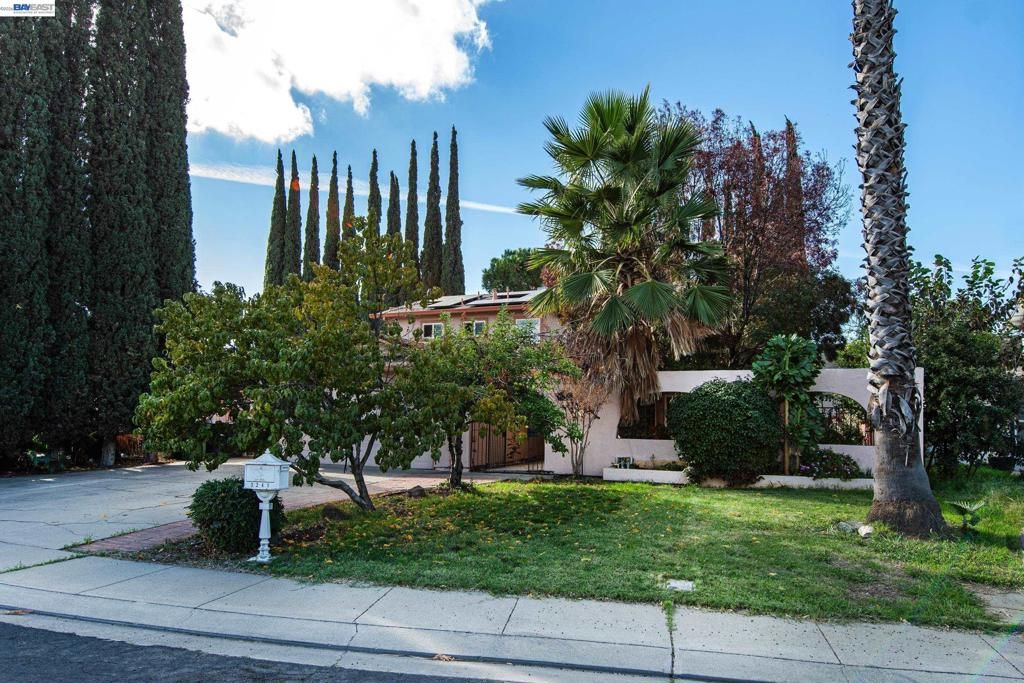 Image 53 of property listing at 3241 Arnaudo Ln, Tracy, CA 95376