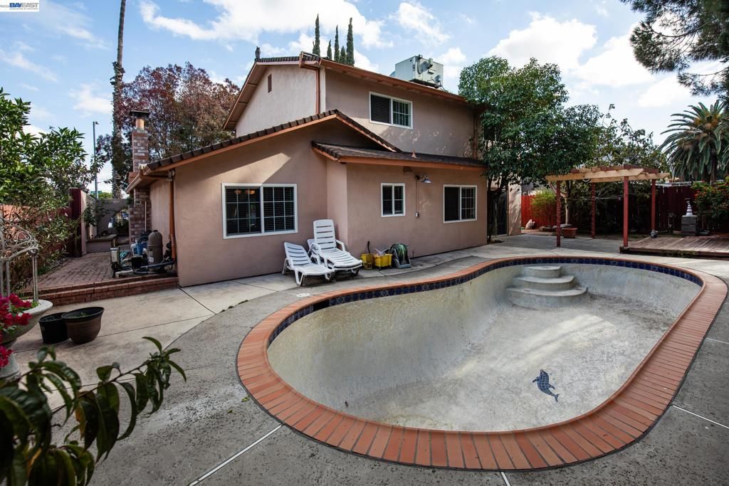 Image 6 of property listing at 3241 Arnaudo Ln, Tracy, CA 95376