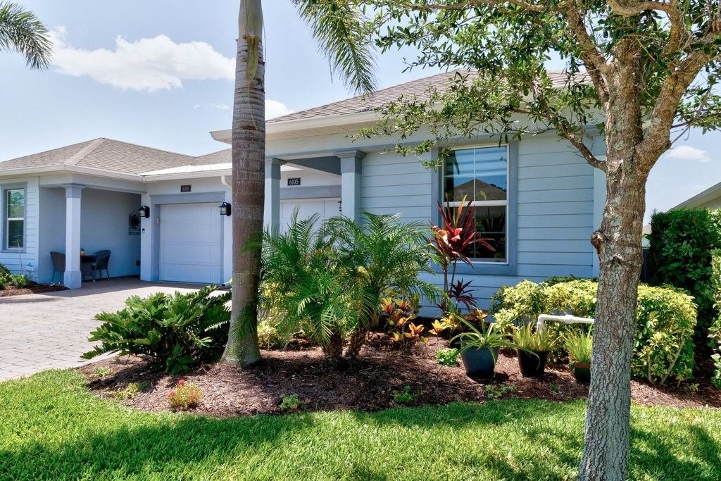 6105 RED MAPLE Manor, Vero Beach, FL 32966