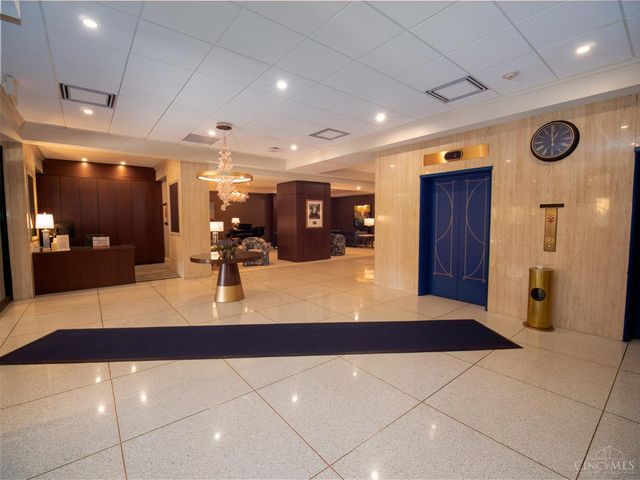 2444 Madison Road, Cincinnati, OH 45208