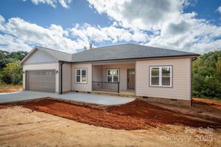 2402 Saratoga Run, Morganton, NC 28655