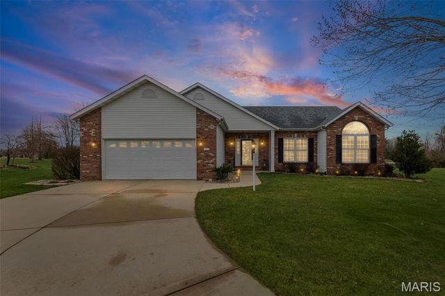 112 Poplar Court, Edwardsville, IL 62025