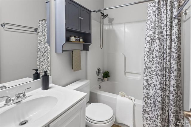 112 Poplar Court, Edwardsville, IL 62025