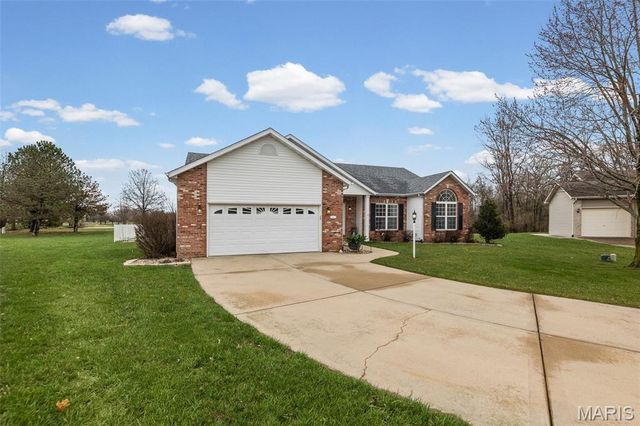 112 Poplar Court, Edwardsville, IL 62025