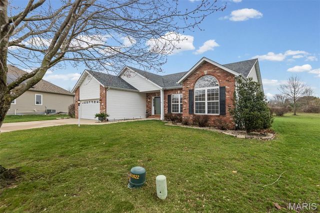 112 Poplar Court, Edwardsville, IL 62025