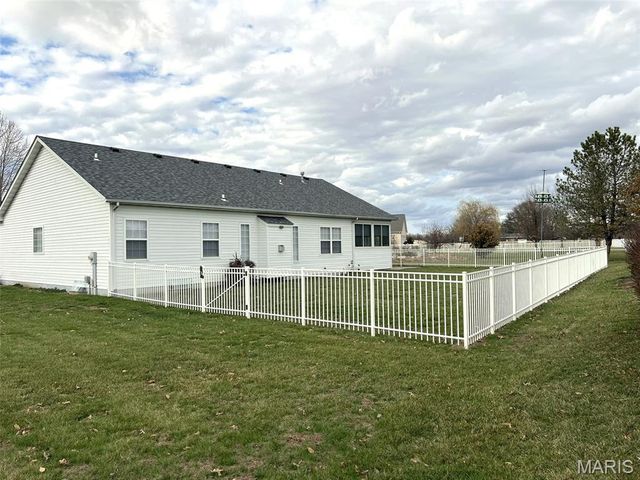 112 Poplar Court, Edwardsville, IL 62025