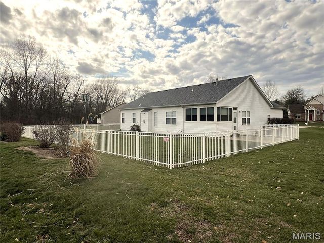 112 Poplar Court, Edwardsville, IL 62025