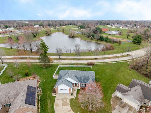 112 Poplar Court, Edwardsville, IL 62025