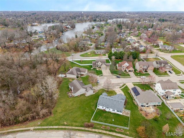 112 Poplar Court, Edwardsville, IL 62025