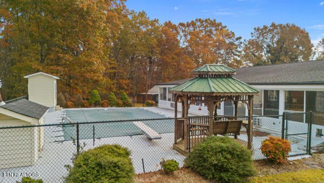 253 BurkeMill Rd, Rockwood, TN 37854