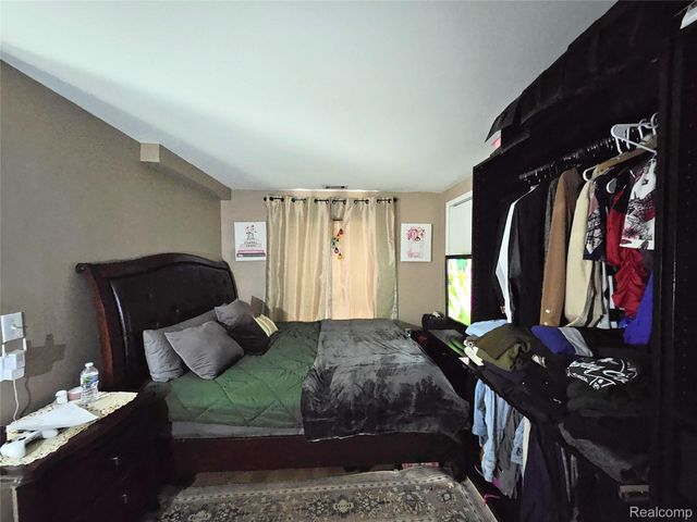 22189 Albion Ave, Farmington Hills, MI 48336