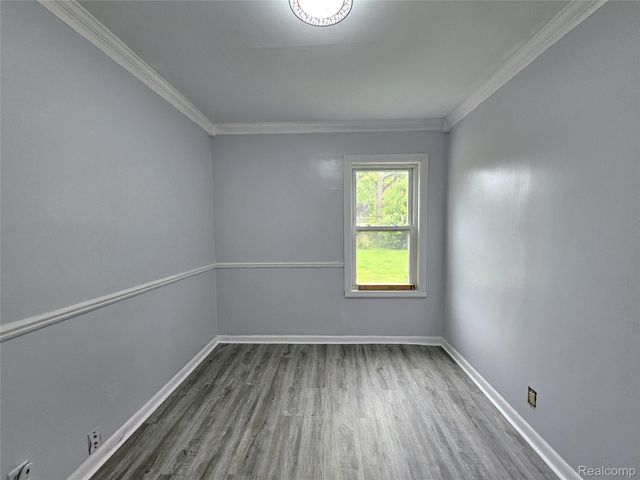 22189 Albion Ave, Farmington Hills, MI 48336